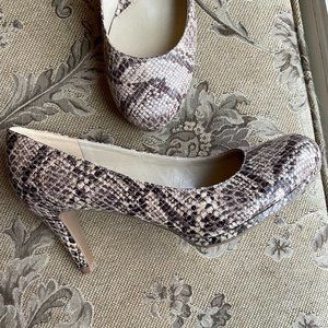 Naturalizer high heel shoes